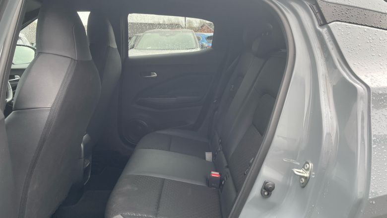 Nissan Juke 1.0 DiG-T N-Connecta 5dr DCT Petrol Hatchback